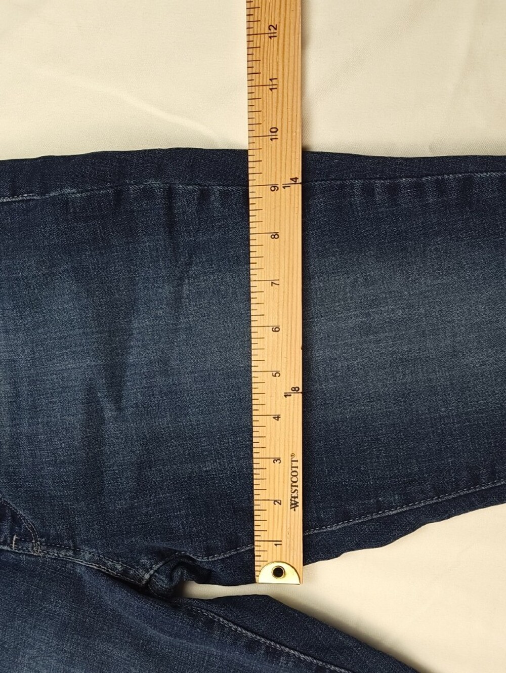Levi's 311 Shaping Skinny Dark Medium Wash Jeans Women's Size 29 - Picture 7 of 11